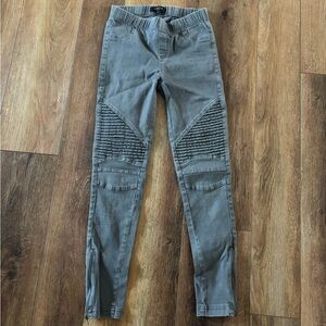Stylish Gray Jeggings
